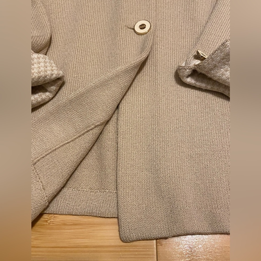 Elegant St. John Collection Neutral Beige Knit Jacket Quiet Luxury Size 2 - Picture 4 of 14